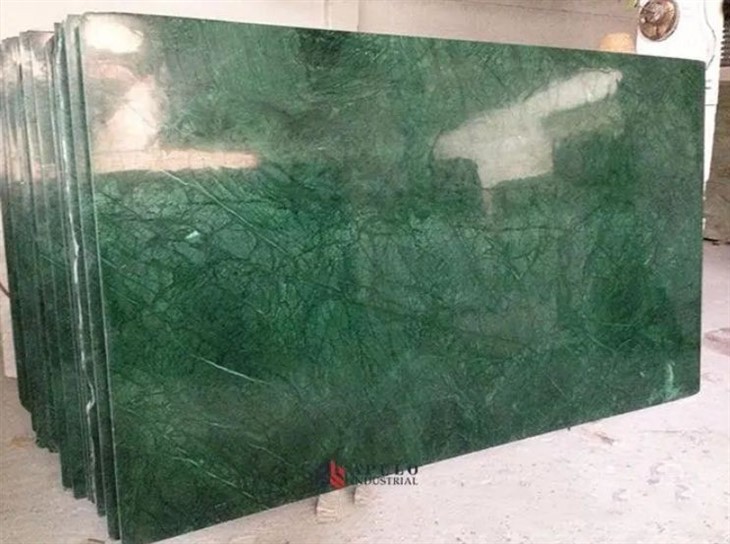 emerald green marble tile